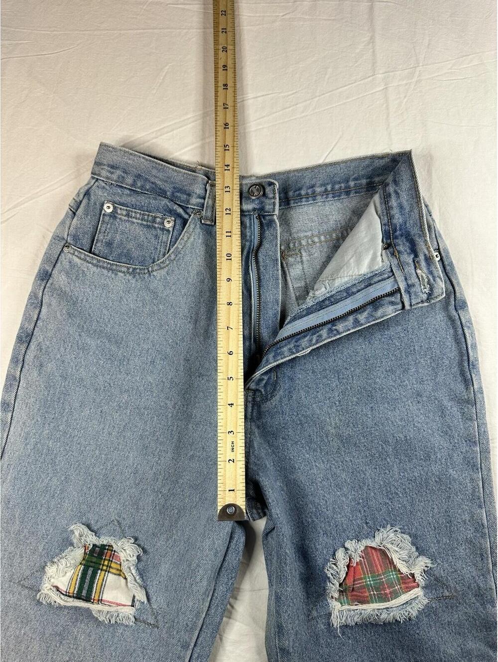 VNT 90s One World Plaid Patchwork Distressed Jeans Size 11 High Rise Straight - Picture 11 of 16